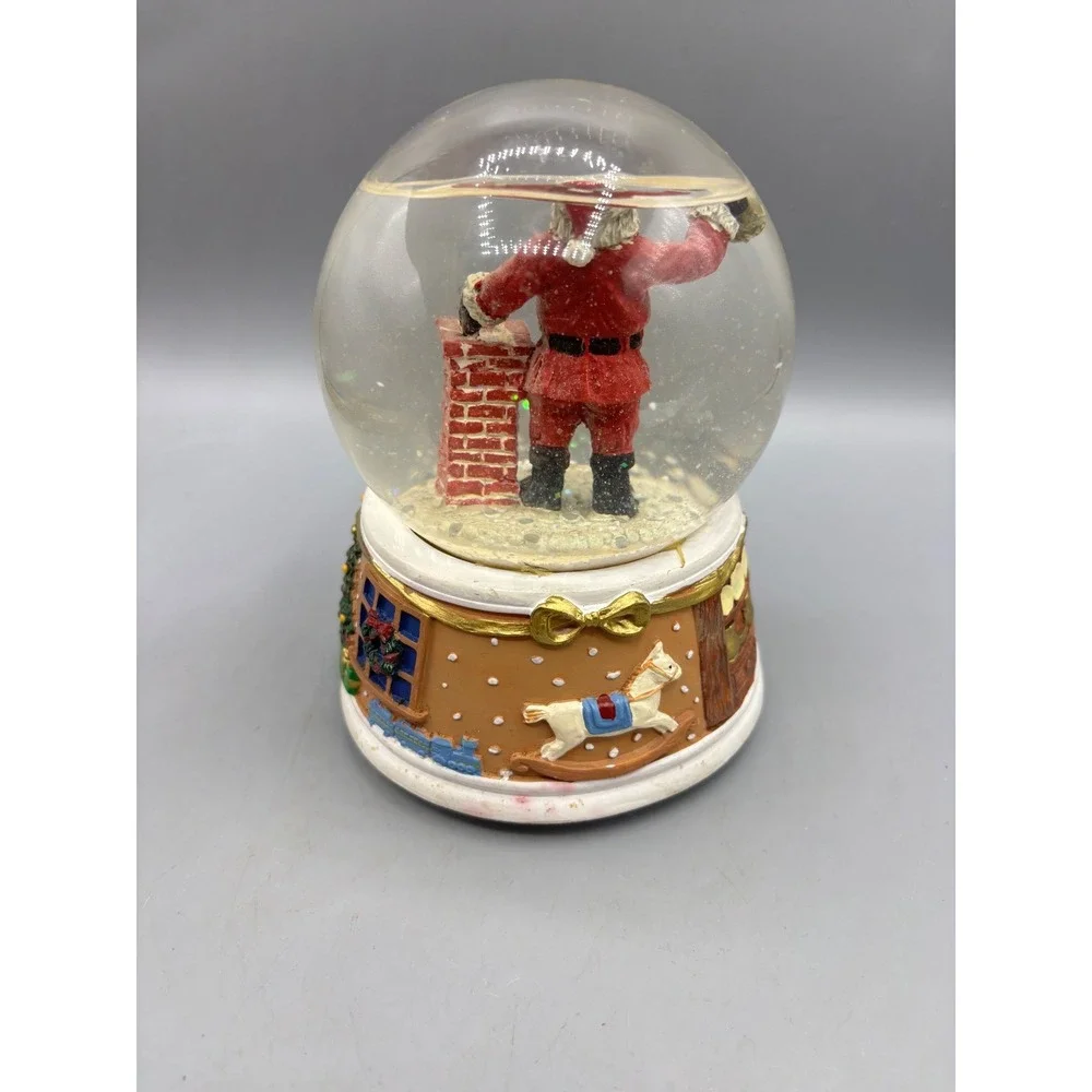 Classic American Santa Collection Musical Snow Globe Fireplace‎ Christmas Scene